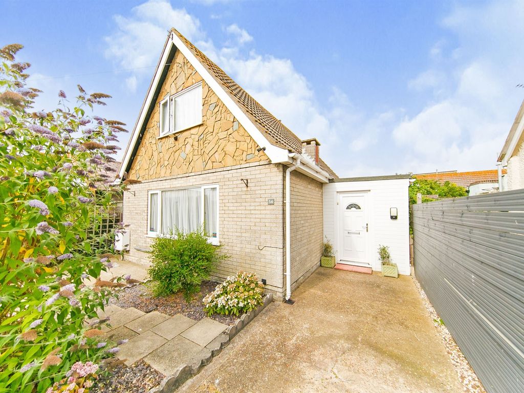 3 bed bungalow for sale in Flowers Way, Jaywick, ClactonOnSea CO15
