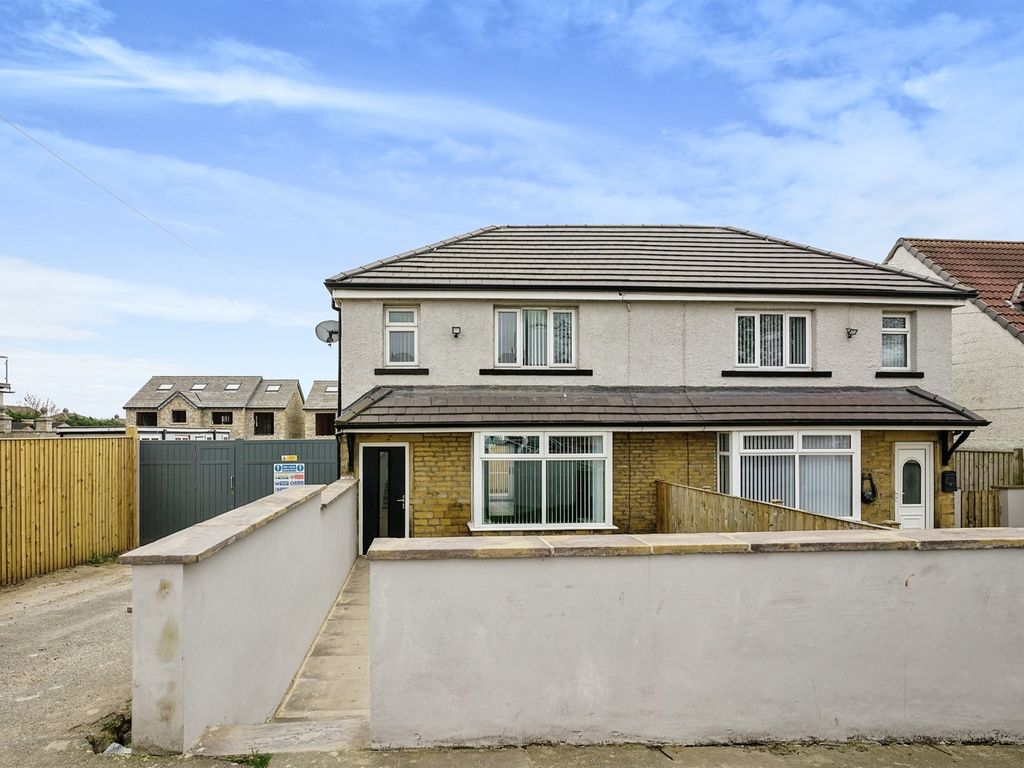 3 bed semidetached house for sale in Tyersal Road, Tyersal, Bradford BD4 Zoopla