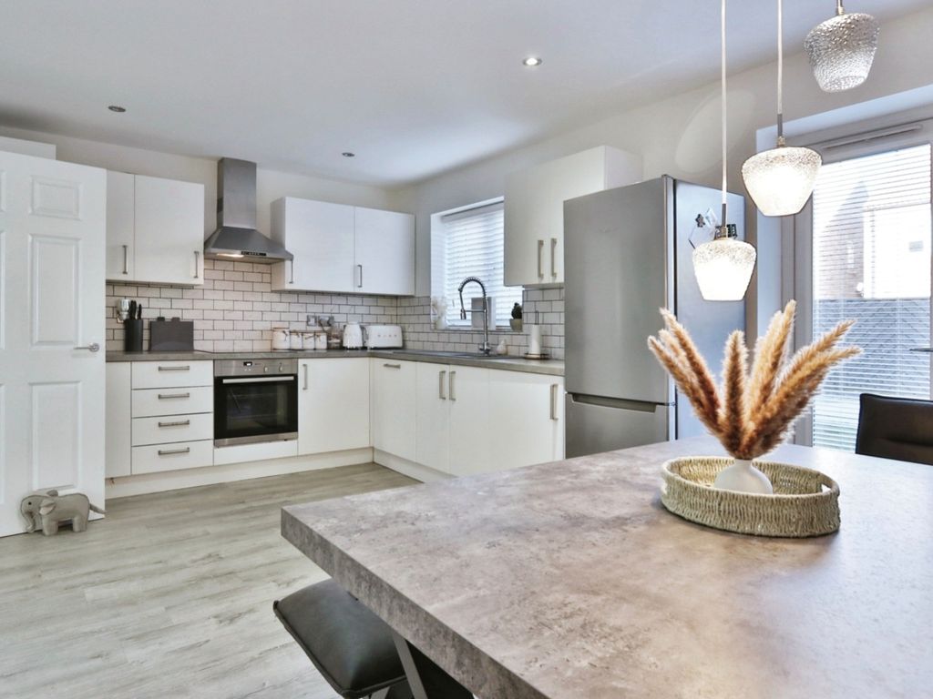 3 bed detached house for sale in New Forest Way, Kingswood, Hull HU7, £