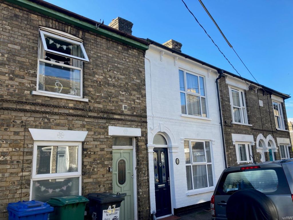 2 bed terraced house to rent in Newmans Road, Sudbury CO10, £1,100 pcm