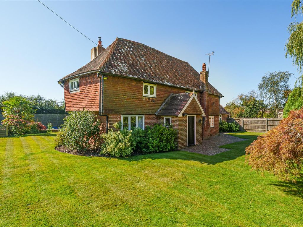 4 bed detached house for sale in Sutton Road, Langley, Maidstone ME17