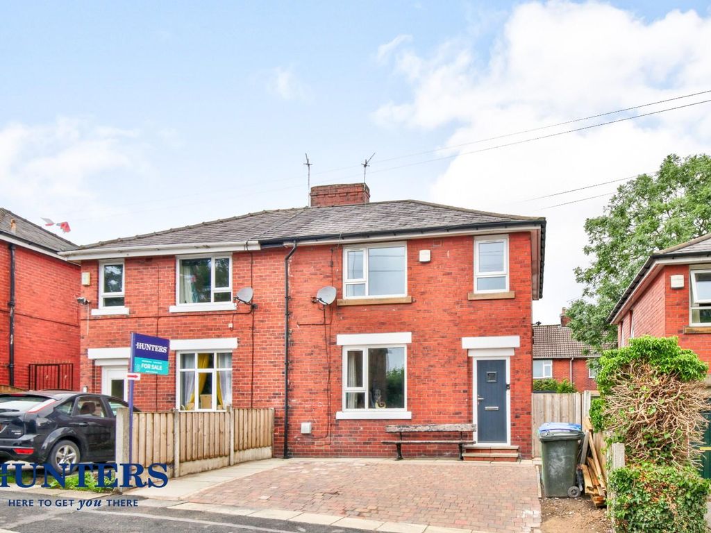 3 bed semidetached house for sale in Kirkstall Avenue, Shore