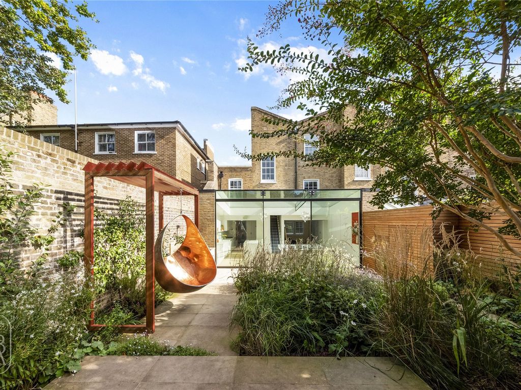4 bed end terrace house for sale in Mortimer Road, London N1, £