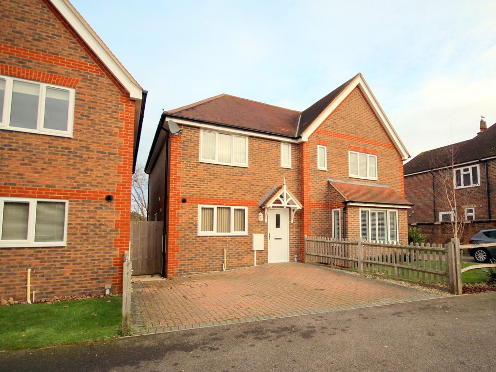 2 bed semidetached house for sale in Millthorpe Road, Horsham RH12 Zoopla