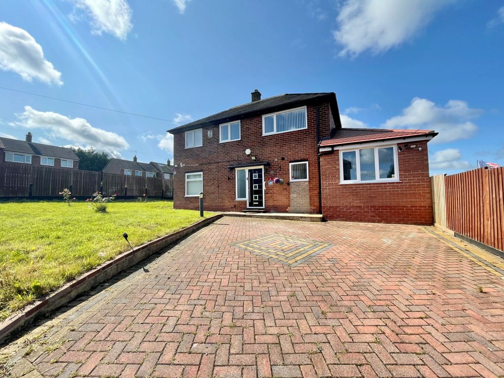 3 bed terraced house for sale in Luton Road, Preston PR2, £219,950 Zoopla