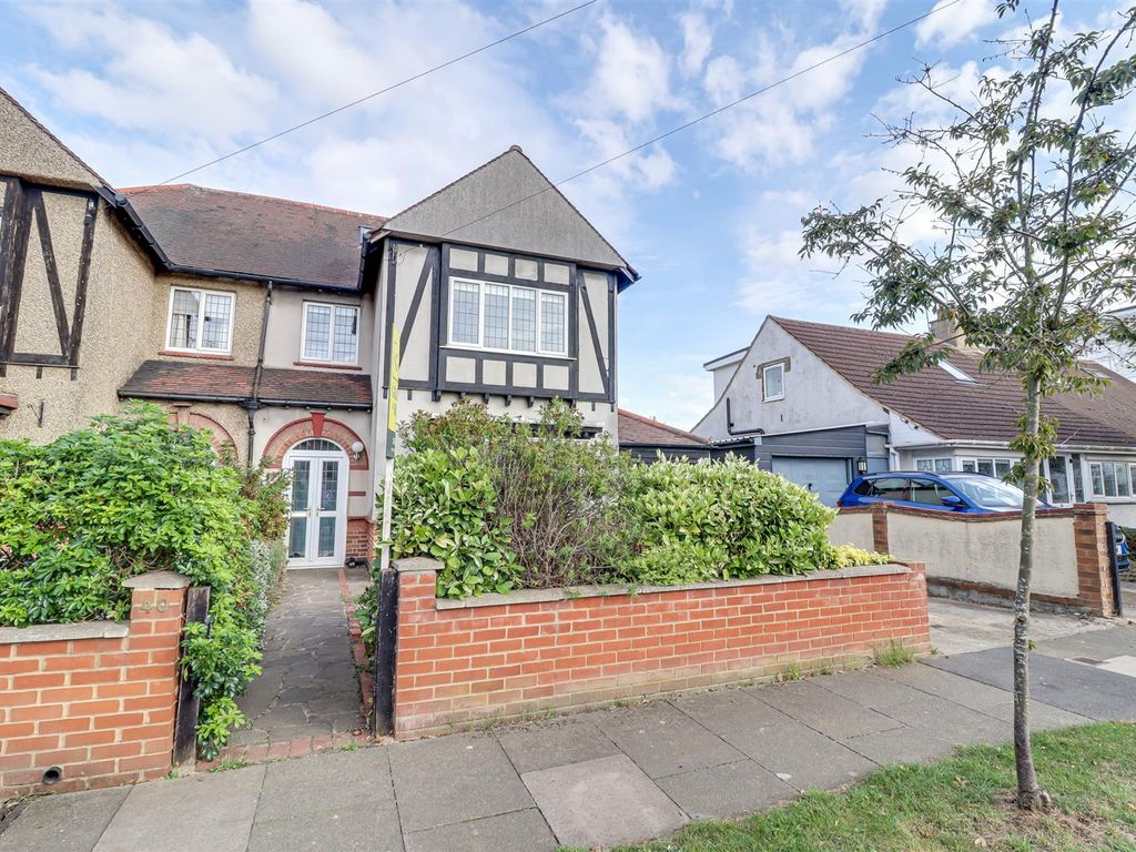 5 bed semidetached house for sale in Madeira Avenue, LeighOnSea SS9