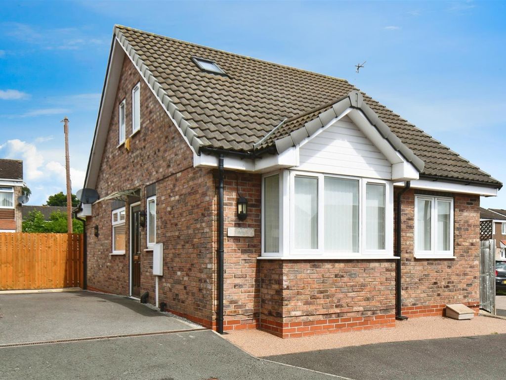 3 bed detached bungalow for sale in Astral Gardens, SuttonOnHull