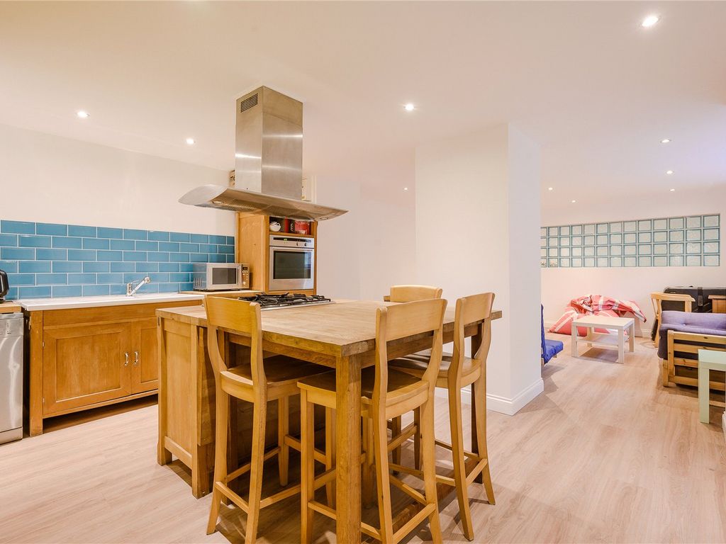 1 bed flat for sale in Richmond Road, Kingston Upon Thames KT2 Zoopla