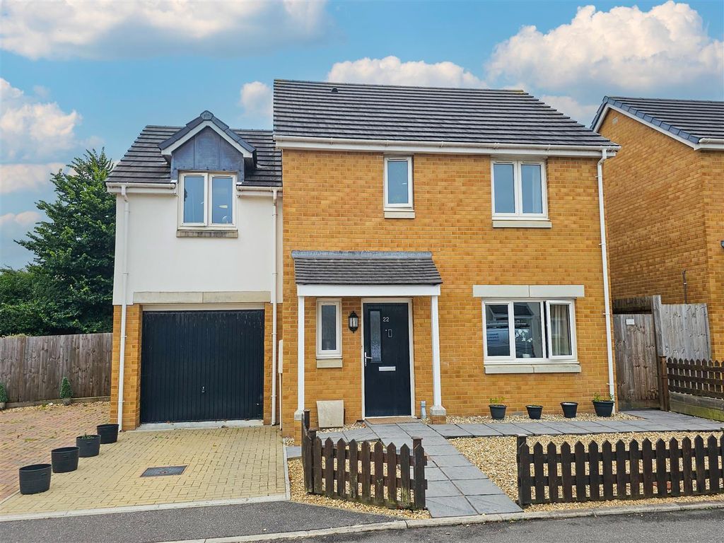 3 bed detached house for sale in Sandringham Gardens, Barnstaple EX31