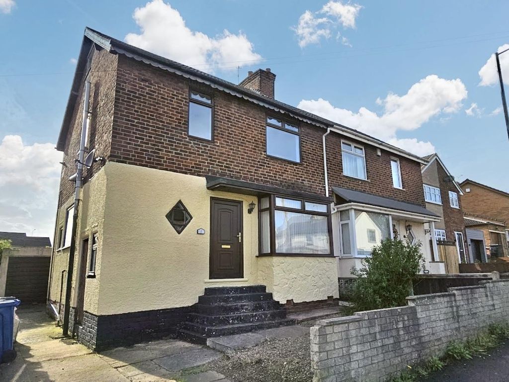 3 bed semidetached house for sale in Howden Avenue, Skellow, Doncaster