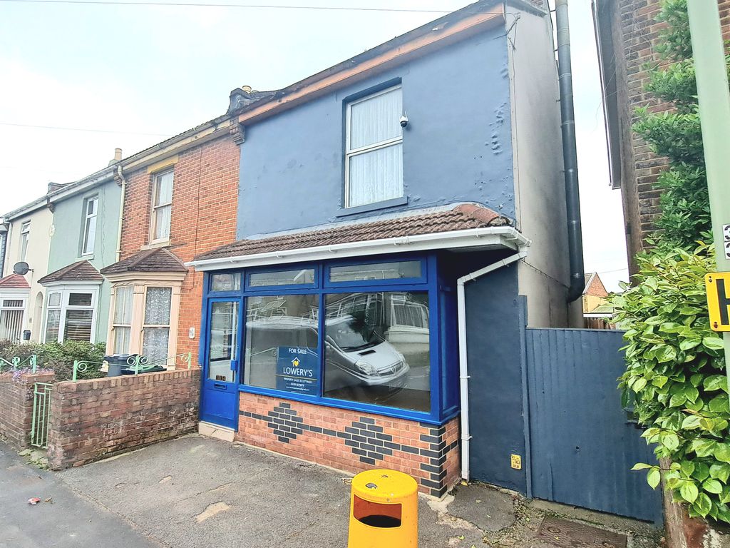 3 bed end terrace house for sale in Anns Hill Road, Gosport PO12, £