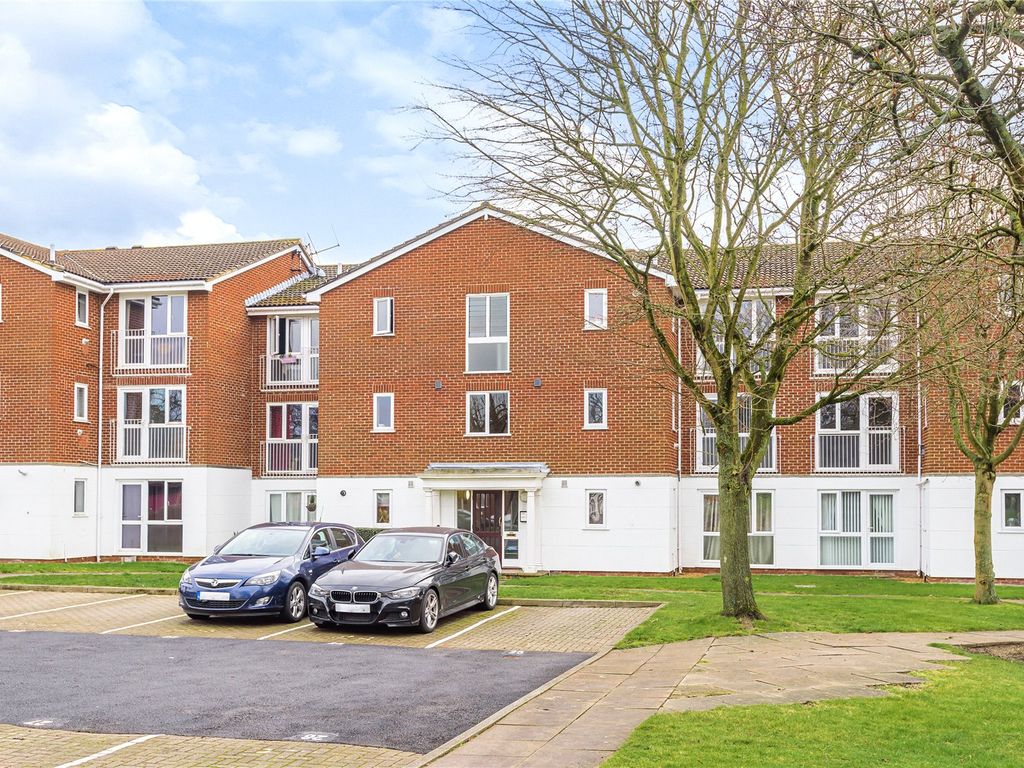 Tayfield Close Ickenham Uxbridge UB10  