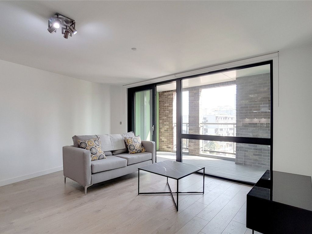 3 bed flat to rent in Williamsburg Plaza, London E14 Zoopla