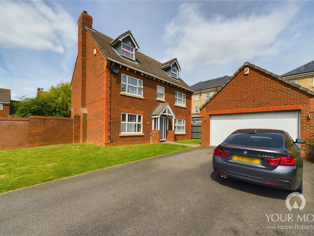 5 bed detached house to rent in Rowan Close, Grange Park, Northampton