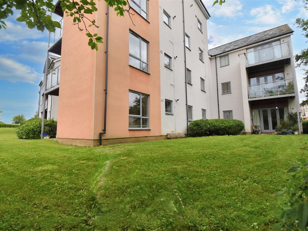 2 bed flat for sale in Kittiwake Drive, Portishead, Bristol BS20, £