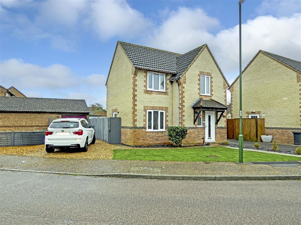 3 bed detached house for sale in Beagle Drive, Ford, Arundel BN18, £
