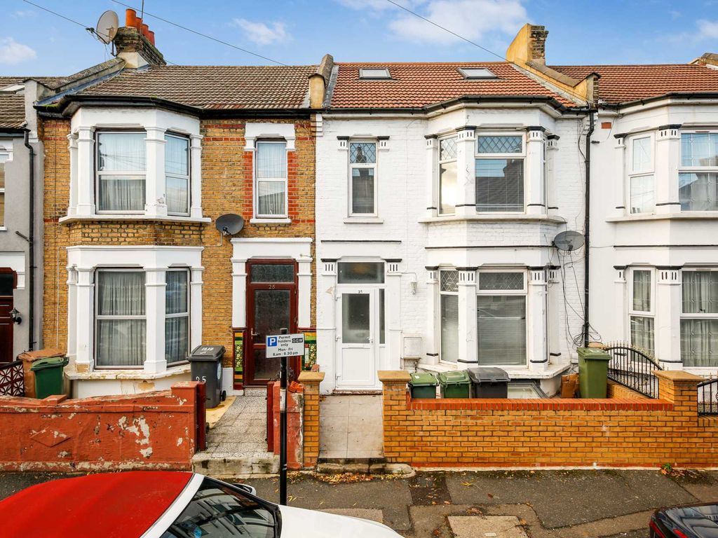 4 bed property for sale in Leyton Park Road, Leyton E10 Zoopla