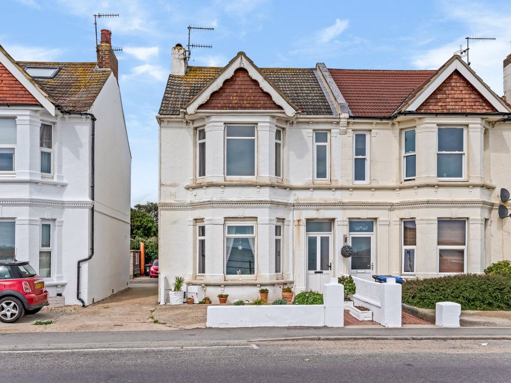 2 bed property to rent in Brighton Road, ShorehamBySea BN43, £1,350