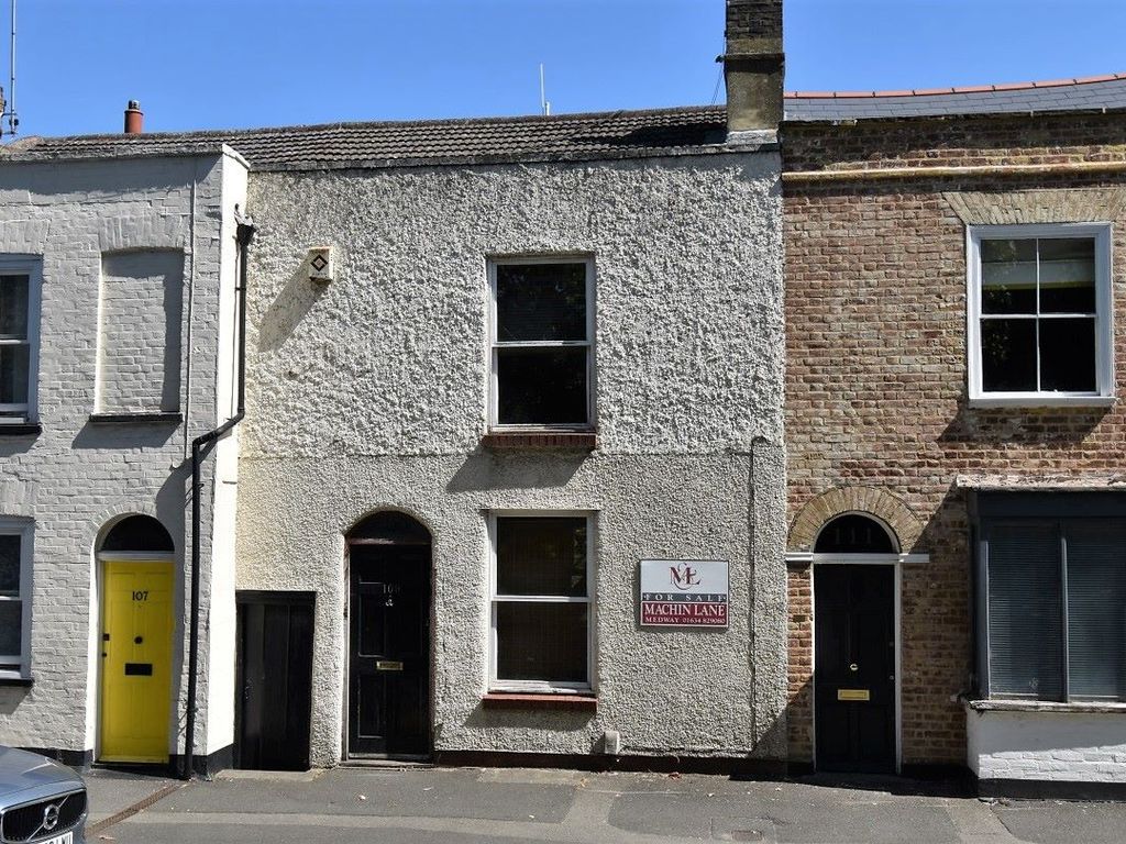 3 bed terraced house for sale in Maidstone Road, Rochester ME1 Zoopla
