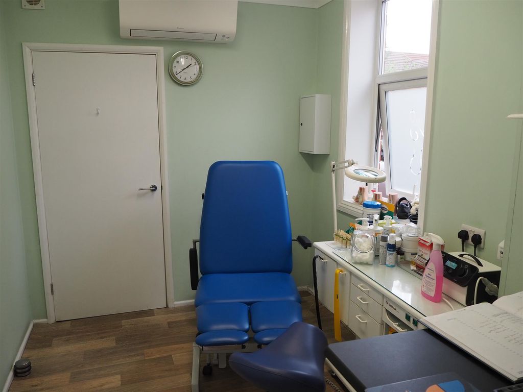 Medical amp Healthcare NN16, Northamptonshire  