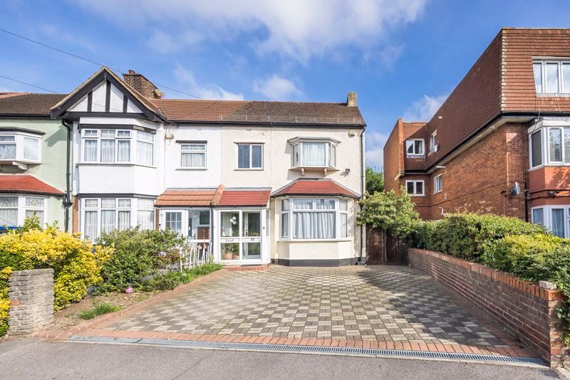 3 bed terraced house for sale in Gantshill Crescent, Ilford IG2 Zoopla