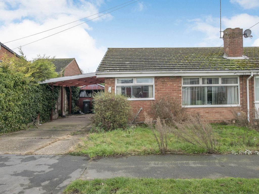 2 bed semidetached bungalow for sale in St. Nicholas Drive, CaisterOn