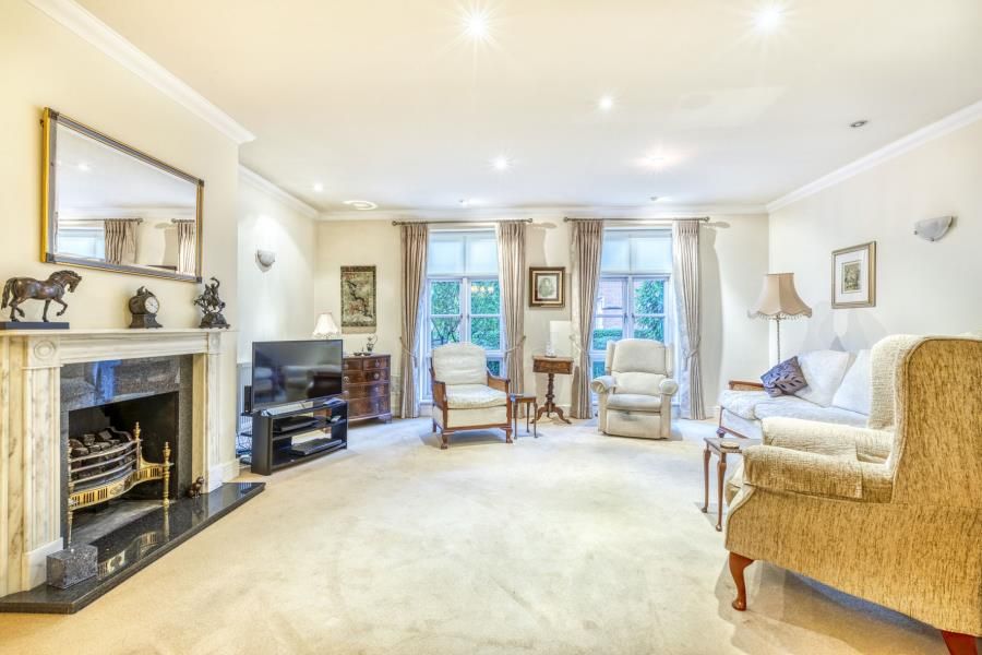 3 bed flat for sale in Holloway Drive, Virginia Water GU25 Zoopla
