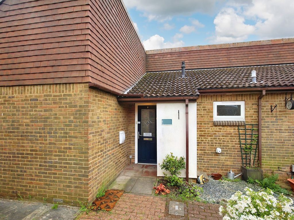 2 bed bungalow for sale in Jay Close, Letchworth Garden City SG6 Zoopla