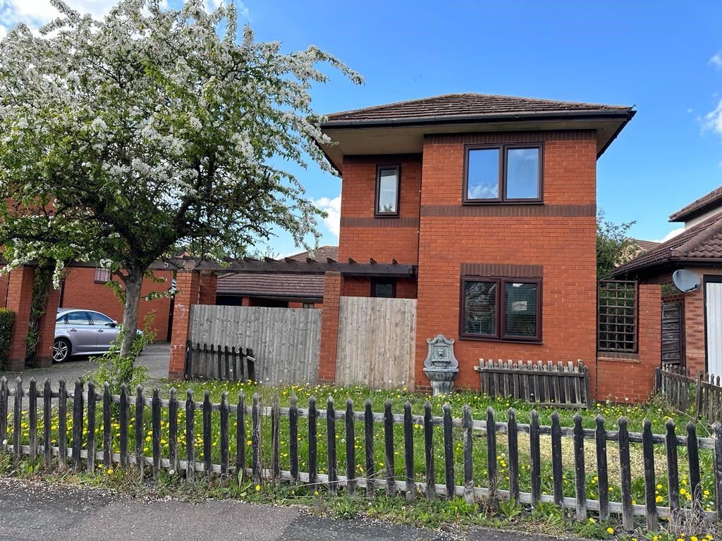 4 bed detached house for sale in Hockliffe Brae, Walnut Tree, Milton