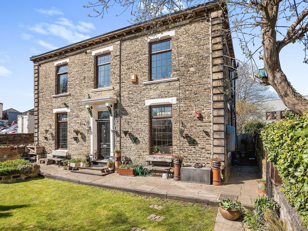 3 bed semidetached house for sale in Syke Lane, Earlsheaton, Dewsbury