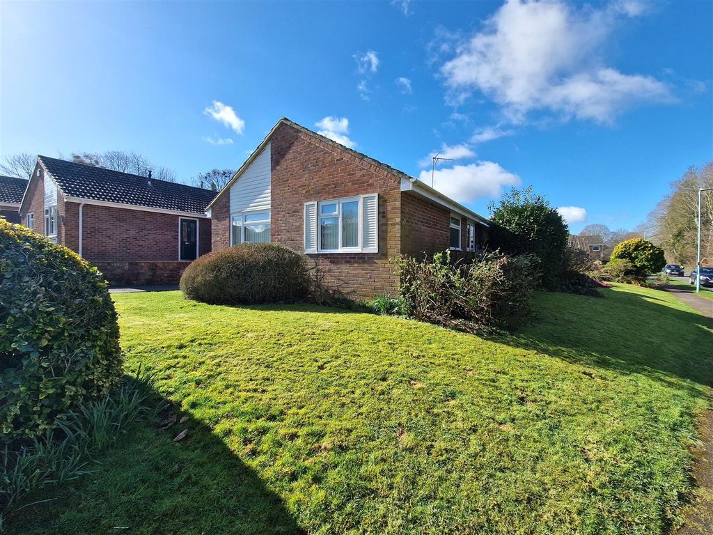 2 bed detached bungalow for sale in Court Road, Newent GL18 Zoopla