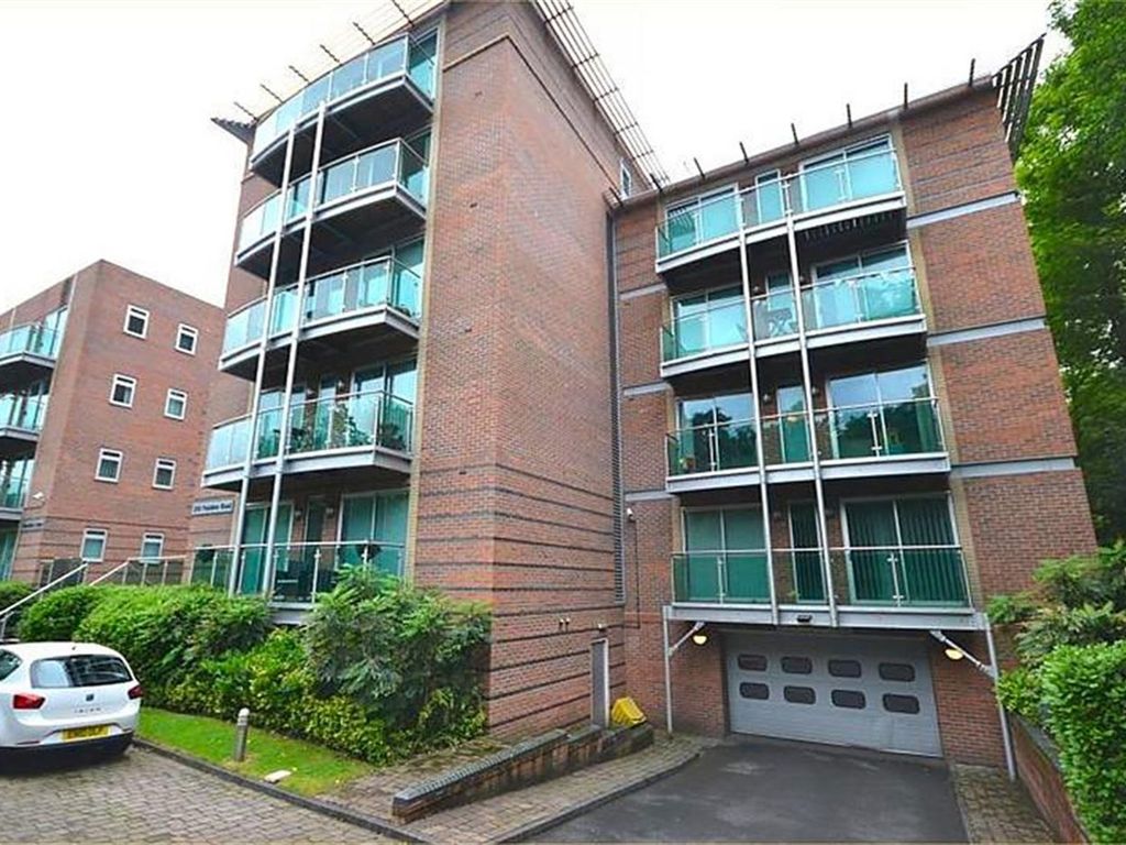 2 bed flat to rent in Palatine Road, West Didsbury, Didsbury