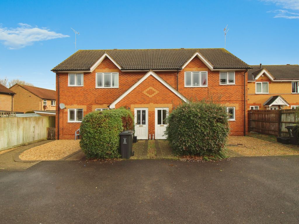 2 bed to rent in Jole Close, Upper Stratton, Swindon SN2, £