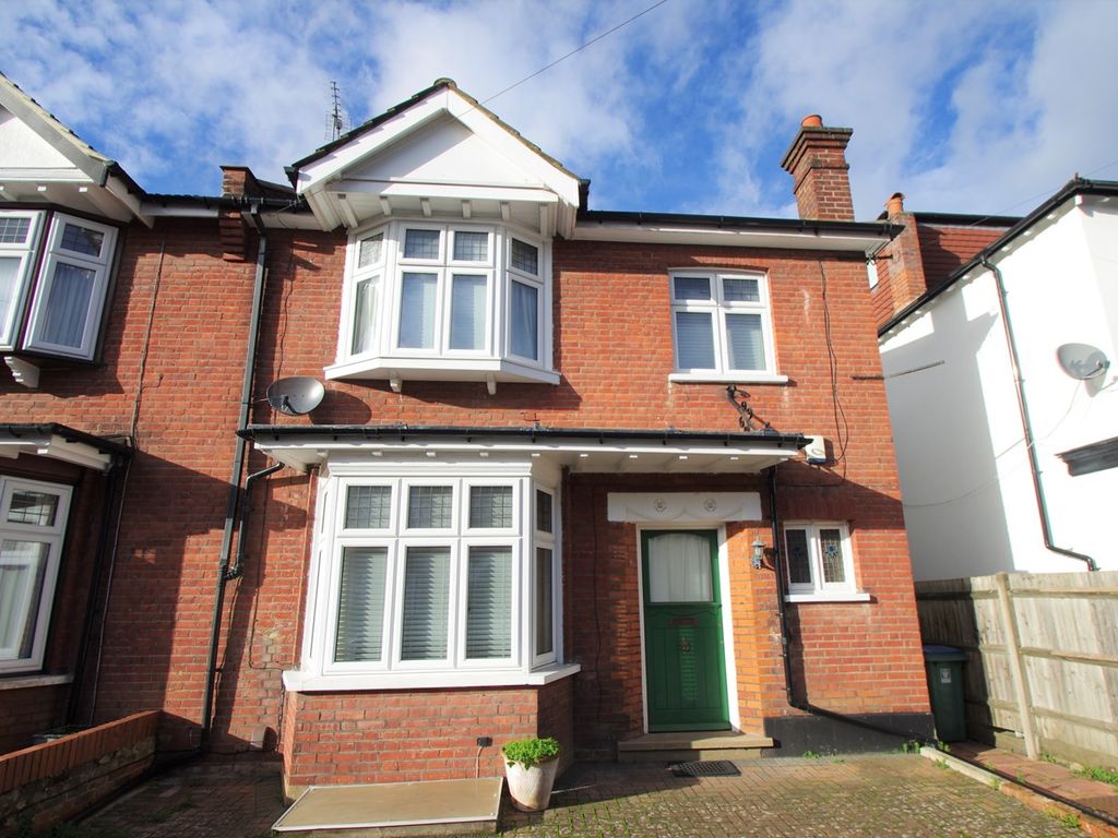 4 bed semidetached house to rent in Mildred Avenue, Watford WD18 Zoopla