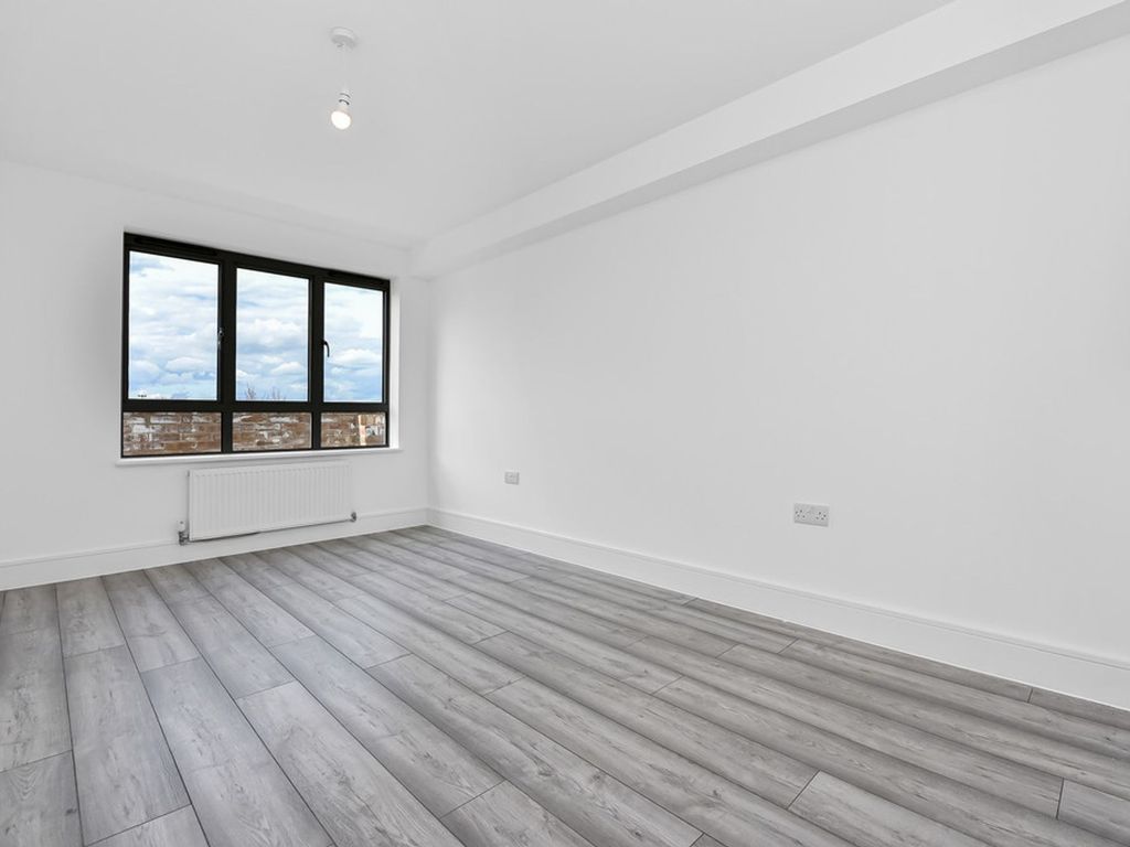 Property to rent in Marlborough Road, Park View ME7, £1,050 pcm Zoopla