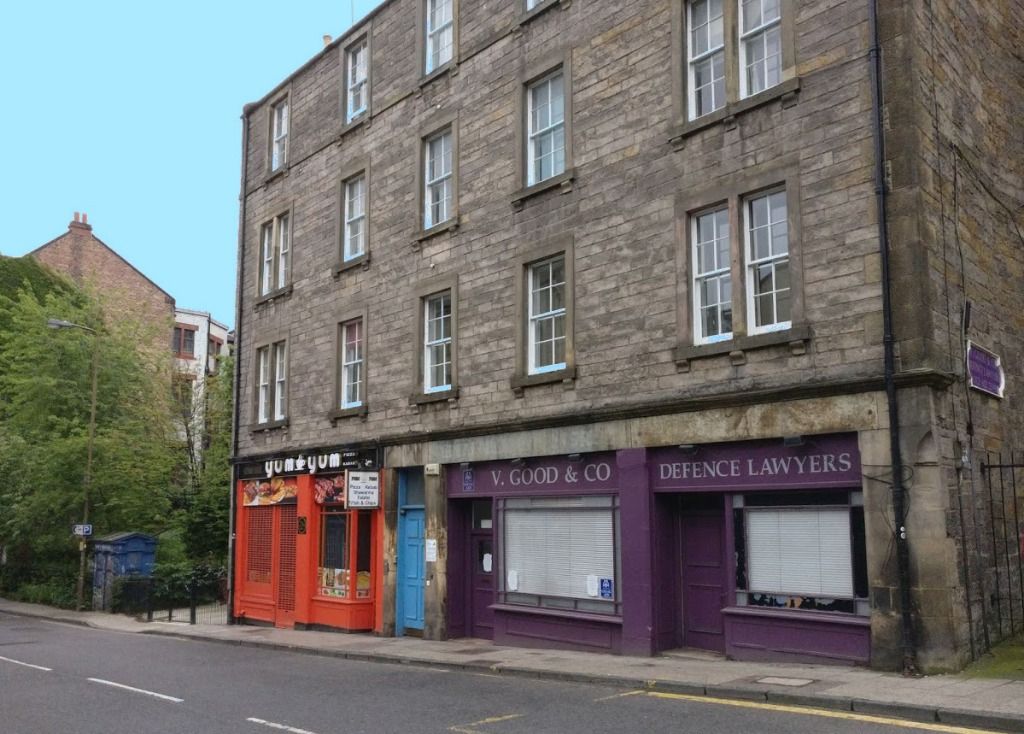 2 bed flat to rent in West Port, Grassmarket, Edinburgh EH1, £1,400 pcm