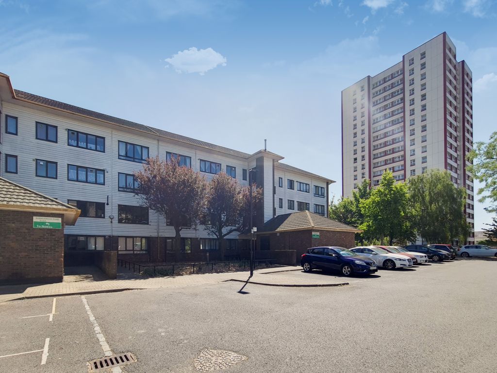 4 bed flat to rent in Summerwood Road, Isleworth TW7 Zoopla