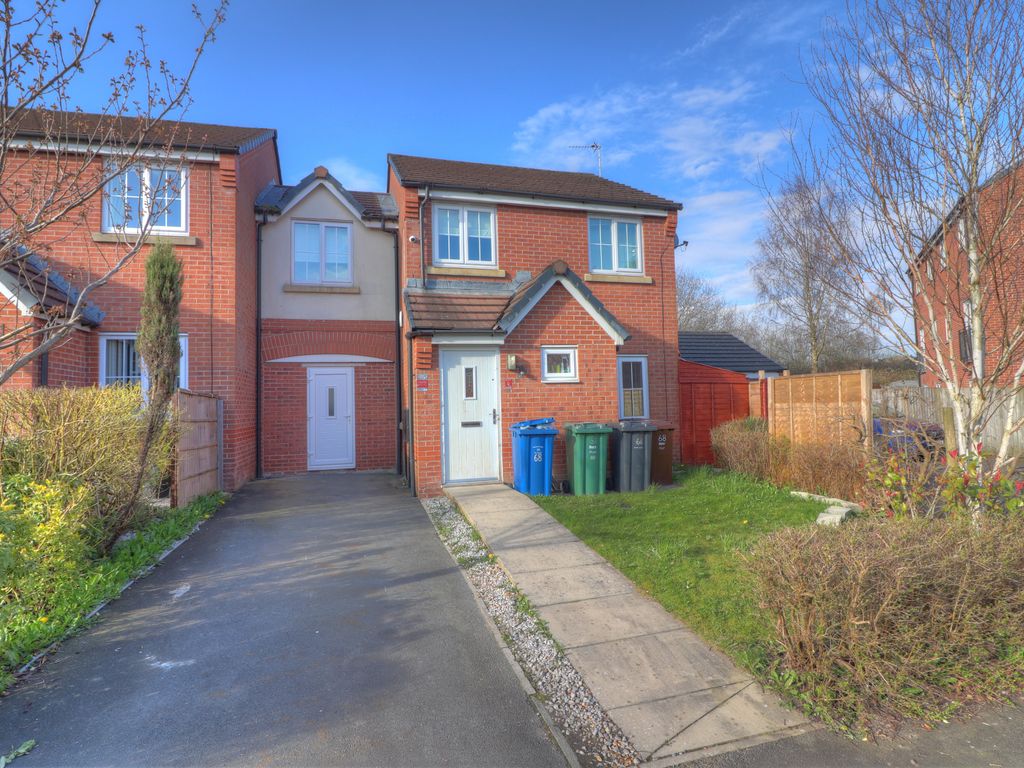 3 bed link detached house for sale in Valley Mill Lane, Bury BL9, £
