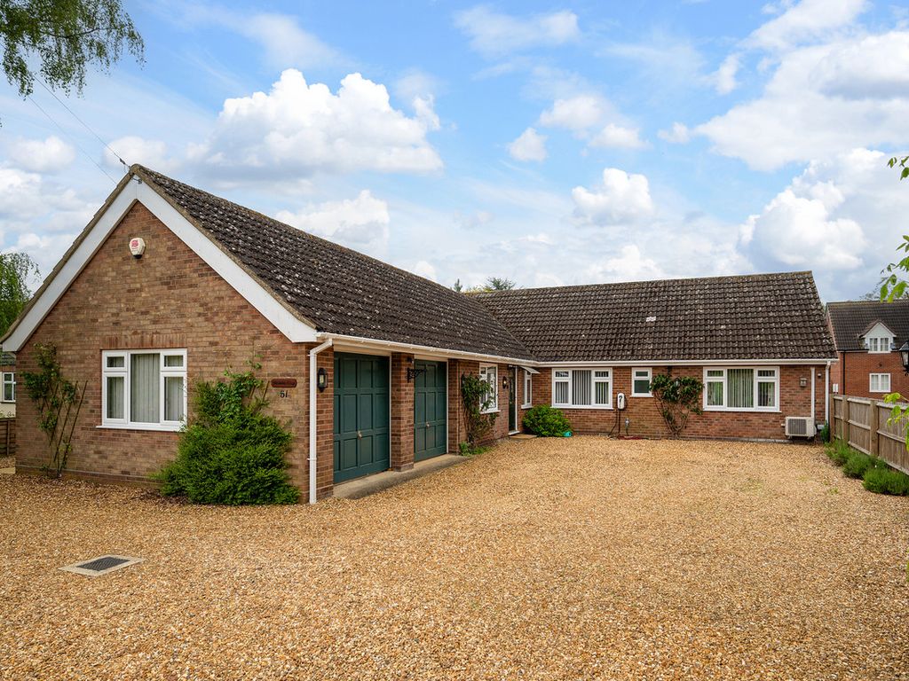 4 bed detached bungalow for sale in Green End Road, Great Barford