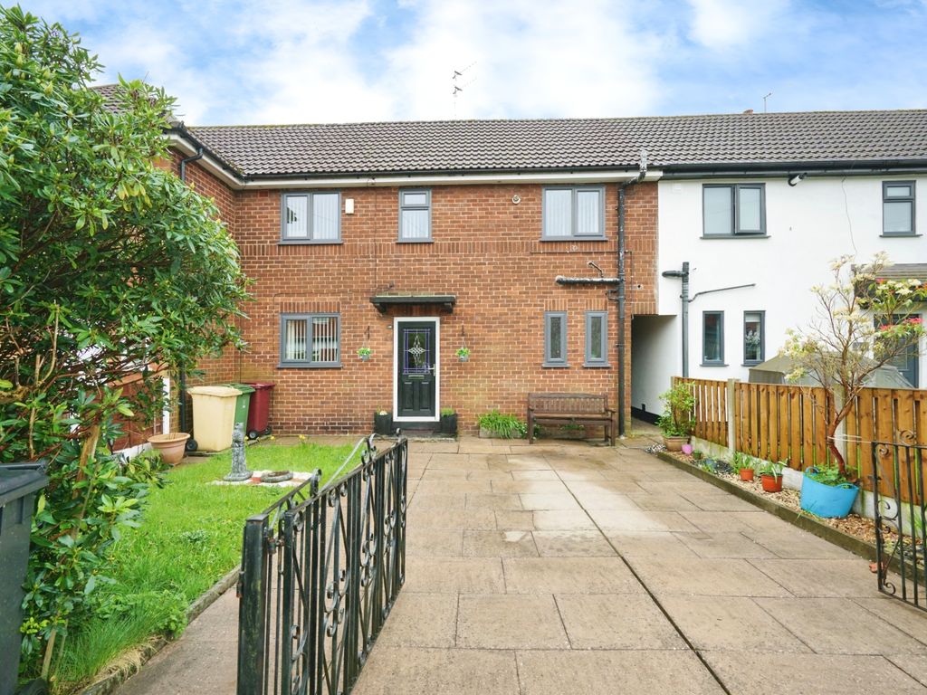 3 bed terraced house for sale in Cleveleys Avenue, Bolton BL2, £200,000