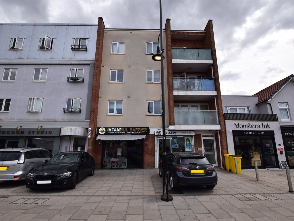 1 bed flat for sale in Centre View, 4648 Victoria Road, Romford RM1