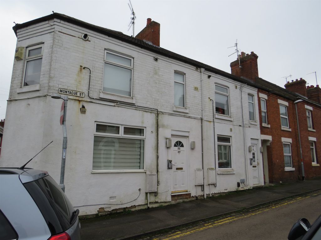 2 bed flat for sale in Montague Street, Rushden NN10, £95,000 Zoopla