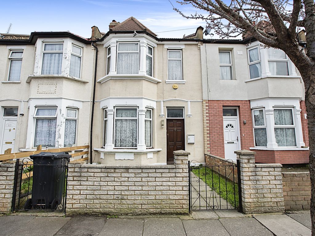 3 bed terraced house for sale in Richmond Road, Ilford IG1 Zoopla