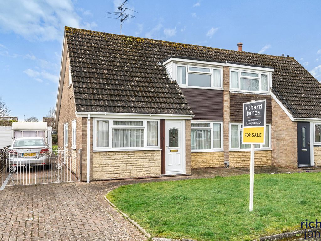 3 bed semidetached house for sale in Falconscroft, Covingham, Swindon SN3 Zoopla