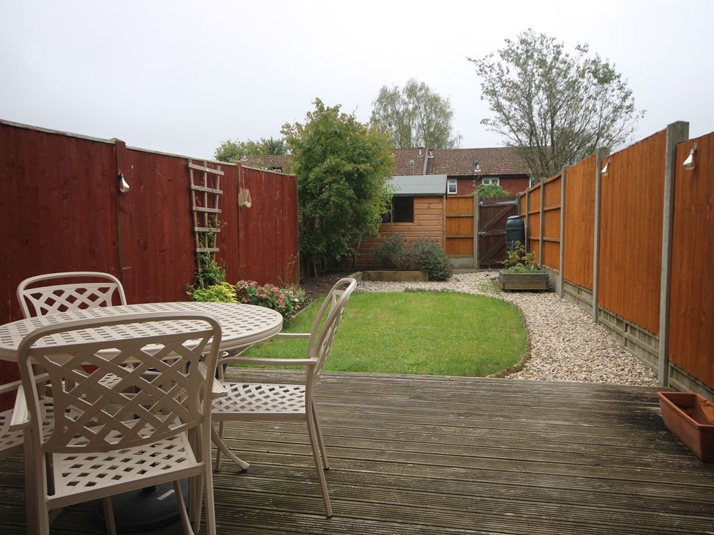 2 bed terraced house for sale in Braemore Close, Thatcham RG19, £