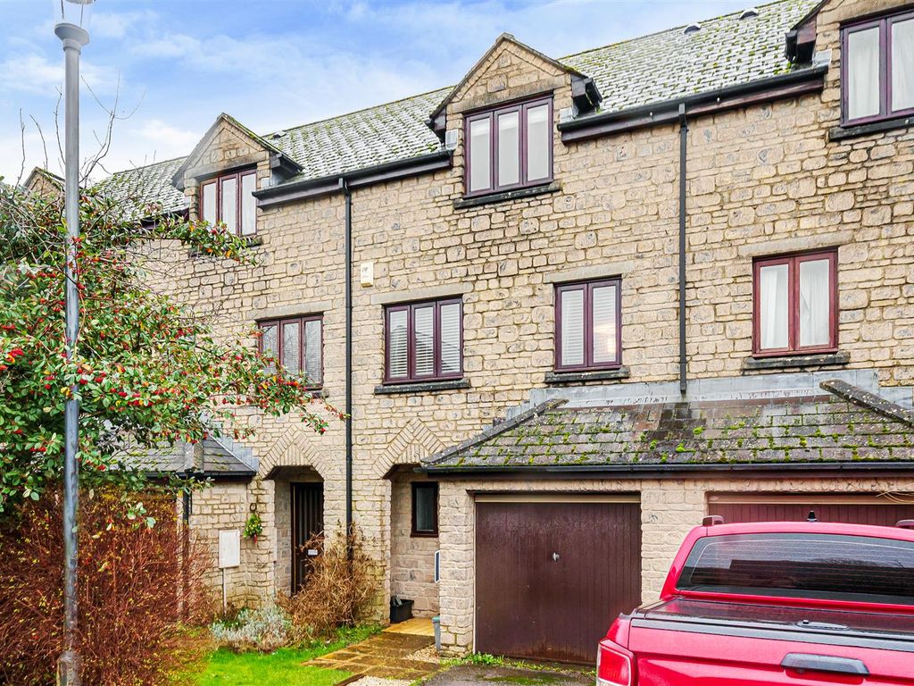 3 bed terraced house for sale in Hayfield, Marshfield, Chippenham SN14