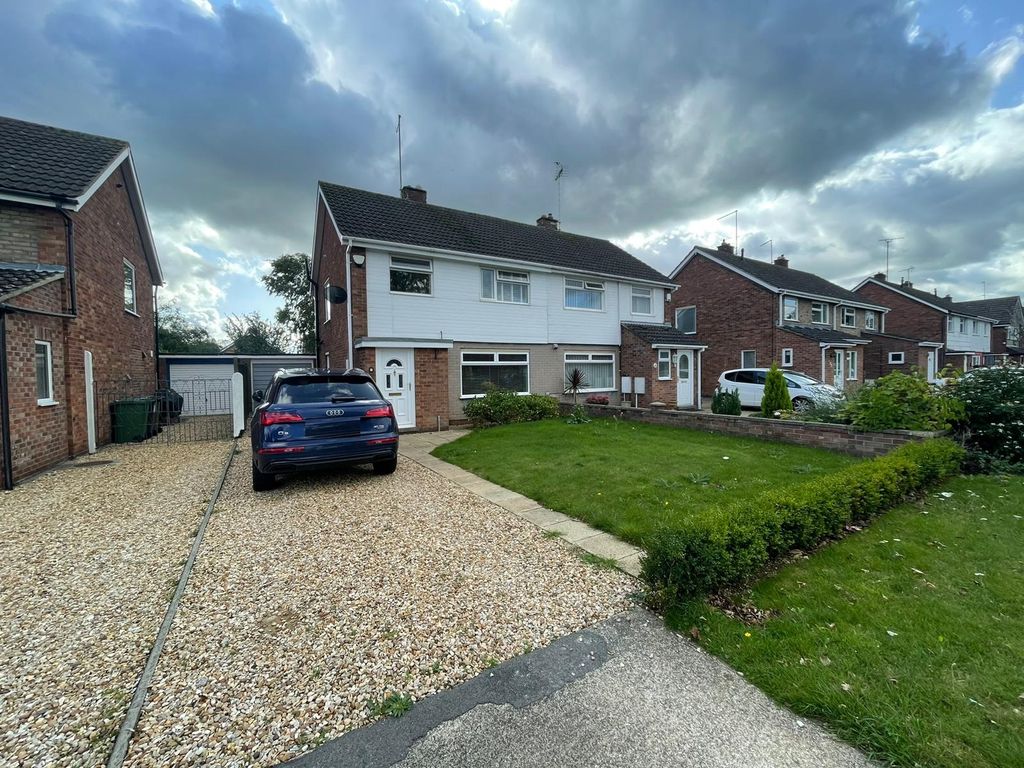 3 bed semidetached house for sale in Atherstone Avenue, Netherton