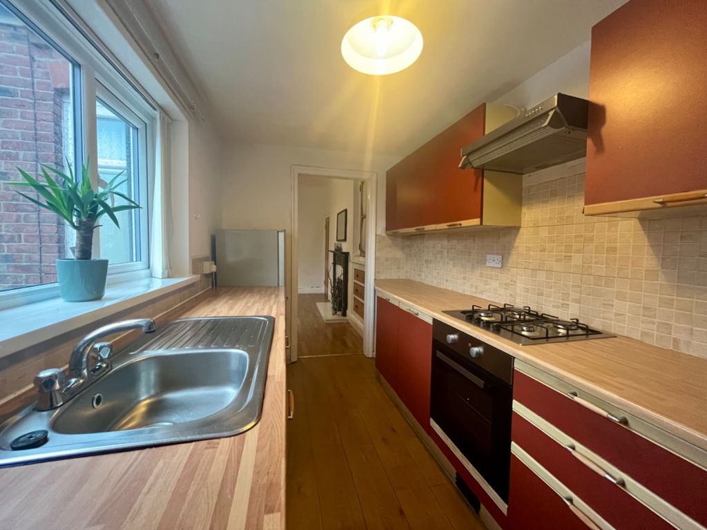 3 bed flat to rent in Alverthorpe Street, South Shields NE33, £575 pcm