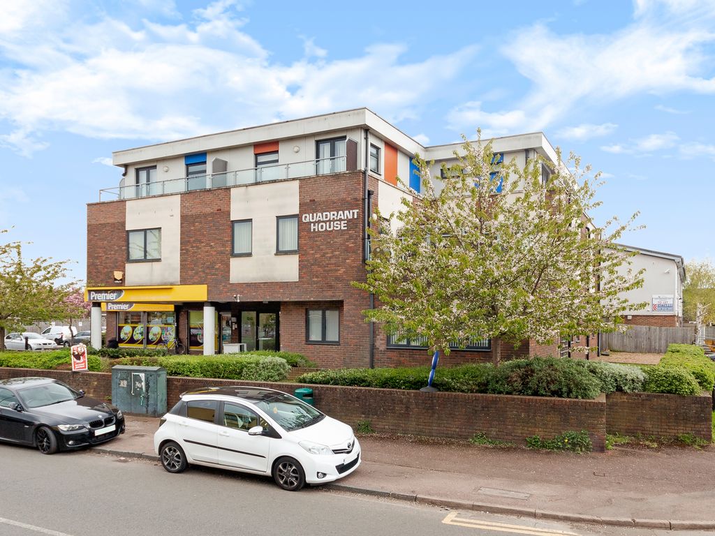 2 bed flat to rent in Island Farm Road, West Molesey KT8 Zoopla