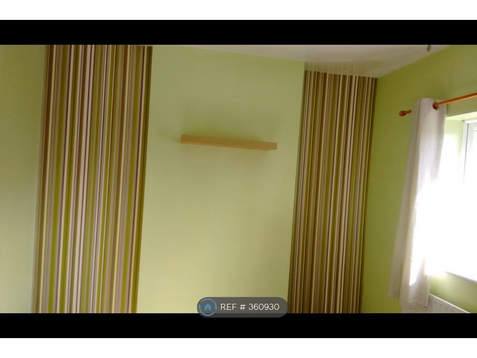 3 bed terraced house to rent in Kingsthorpe Grove, Northampton NN2, £1,300 pcm Zoopla